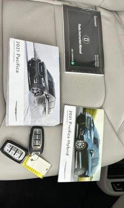 Chrysler Pacifica cena 199998 przebieg: 29437, rok produkcji 2021 z Bardo małe 781